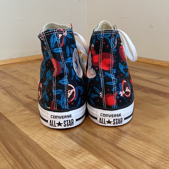 Converse Black Pomegranate Print High Top Lace Up Sneakers Size Mens 7/ Womens 9 - Picture 4 of 6